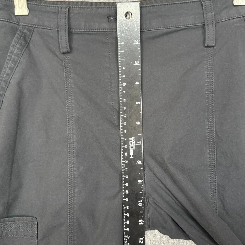 Chicos Capri Pants 00 Womens 2 Black Stretch Cargo Utility Cuffed Cropped